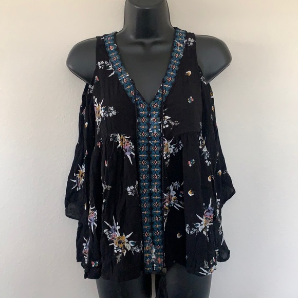 Xhilaration Black and Blue Floral Cold Shoulder V Neckline Bohemian Top - Picture 1 of 9